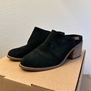 TOM’s Chunky Suede Mules, Size 7.5, EUC